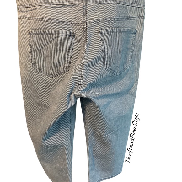 6Petite | CROPPED PANTS | GV | AVERY | DISTRESS STRIPS JEANS - Picture 2 of 8